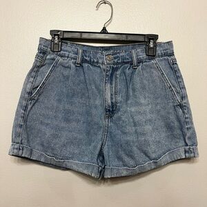 American Eagle Outfitters Light Blue Wash Mom Cuffed Jean Shorts Size 8